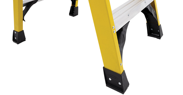 Werner-Podium-Ladder-EDGE360-Bracing